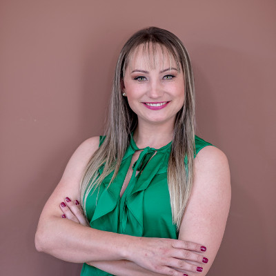 Luciana Szeuczuk (OAB/PR 60732)
